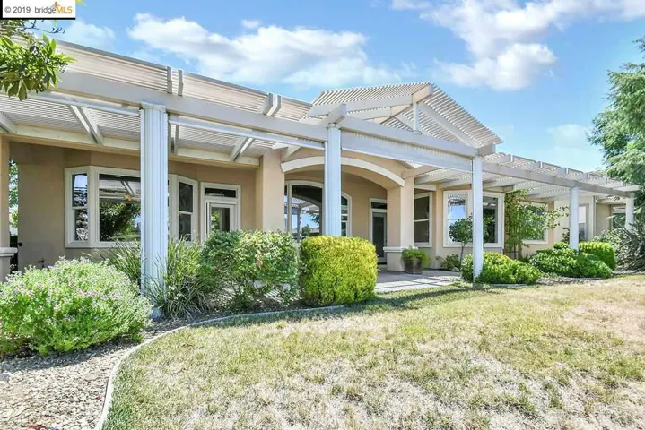 End Lot with Privacy