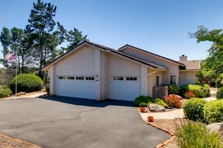 1532 Roble Grande Lane, Alpine, California 91901