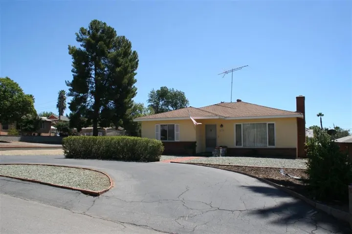Great curb appeal with circular driveway
