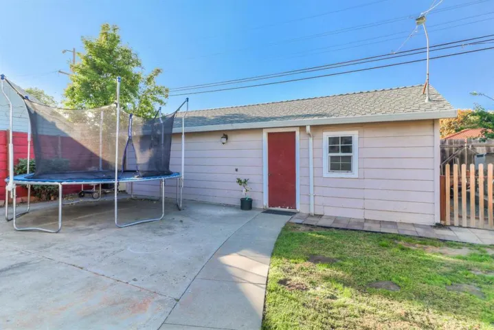 802 5th Street, Hollister, California 95023