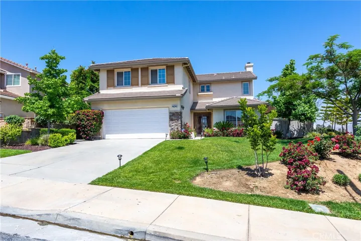 4Bed-3Ba + Large Bonus room and POOL