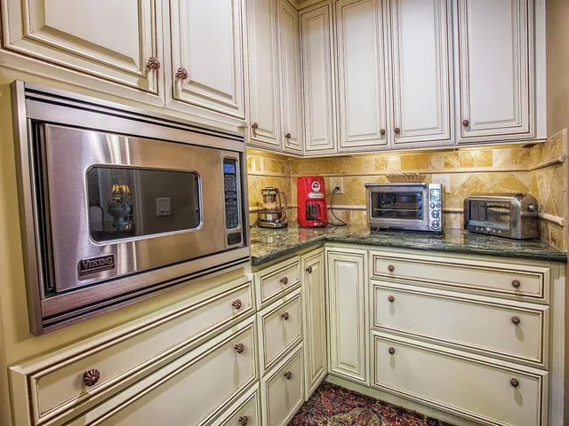 Butler's Pantry