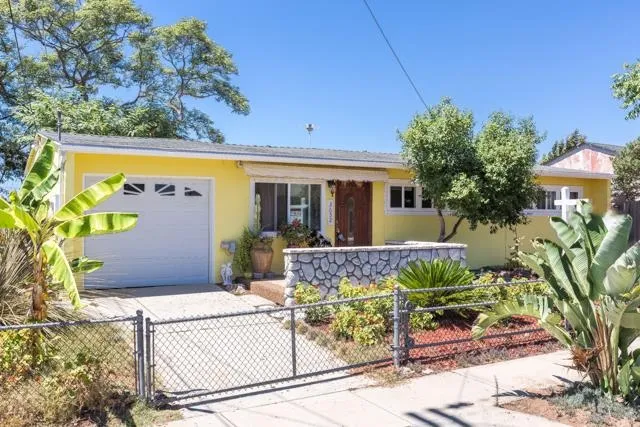 3652 Mabon, San Diego, California 92117