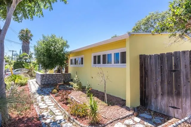 3652 Mabon, San Diego, California 92117