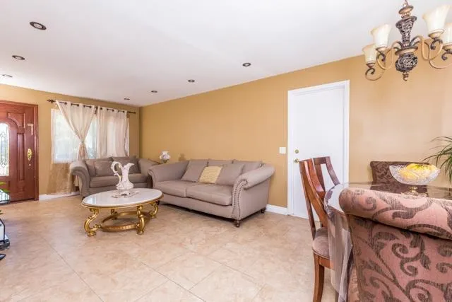 3652 Mabon, San Diego, California 92117