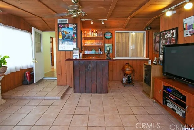 423 N Brand Boulevard, San Fernando, California 91340