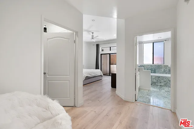 11847 Laurelwood Drive 105, Studio City, California 91604