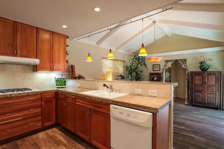 1175 Solana Drive, Mountain View, California 94040