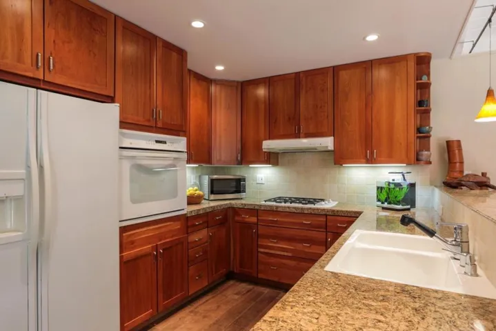 1175 Solana Drive, Mountain View, California 94040