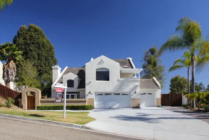 609 Valley Grove, Escondido, California 92025