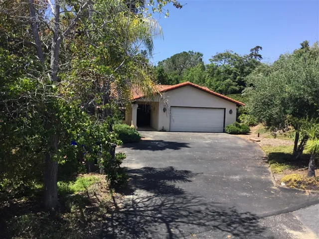 1014 Olly Ct, Vista, California 92083