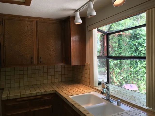 1014 Olly Ct, Vista, California 92083