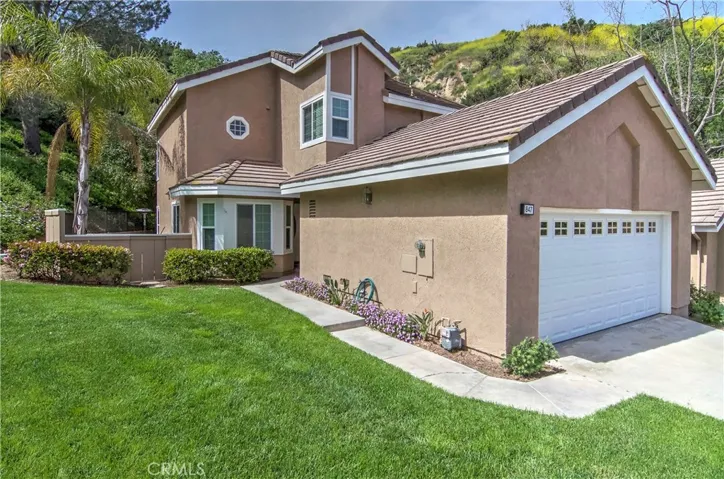Check out this curb appeal, your own grassy front yard!