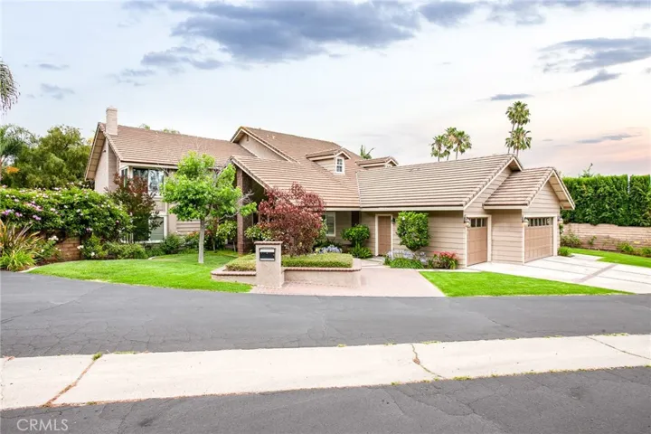 1951 Calle Roja, North Tustin, California 92705