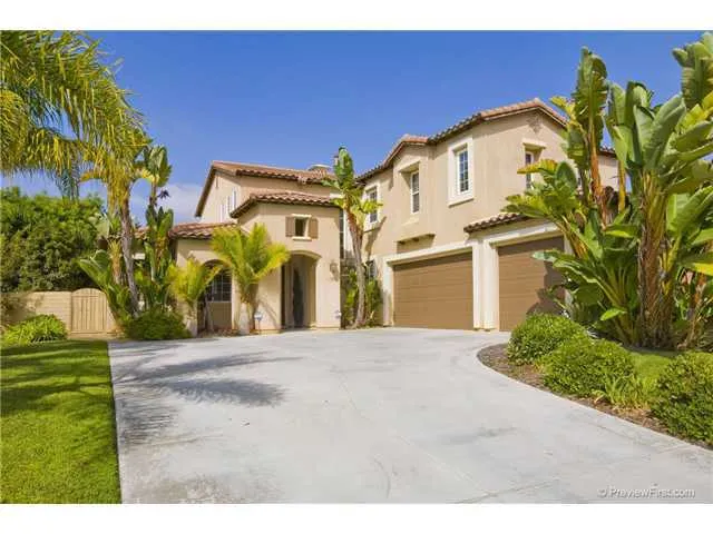 7420 Las Lunas, San Diego, California 92127
