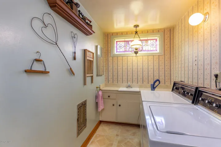 23523 Canzonet St Woodland-016-013-Still