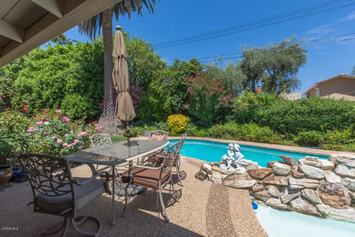 23523 Canzonet St Woodland-021-018-Still
