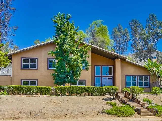 25911 Kaywood Court, Escondido, California 92026