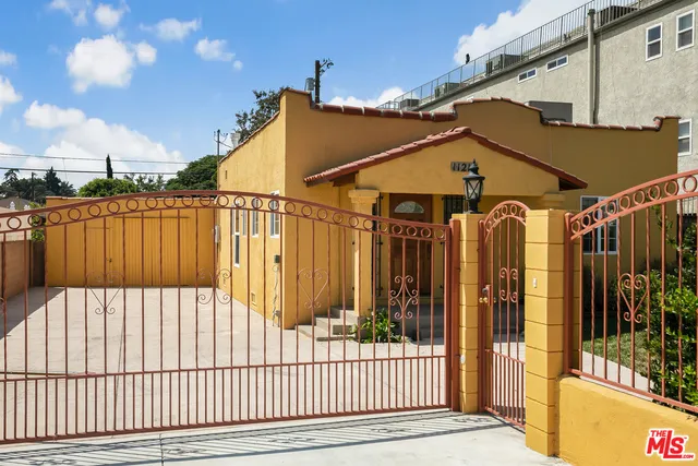 11214 Oxnard Street, North Hollywood, California 91606