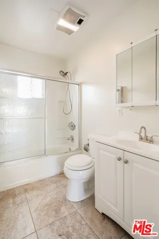 11214 Oxnard Street, North Hollywood, California 91606
