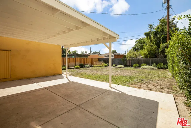 11214 Oxnard Street, North Hollywood, California 91606