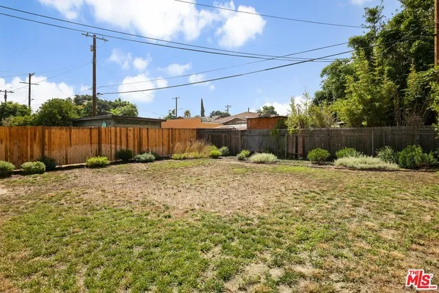 11214 Oxnard Street, North Hollywood, California 91606