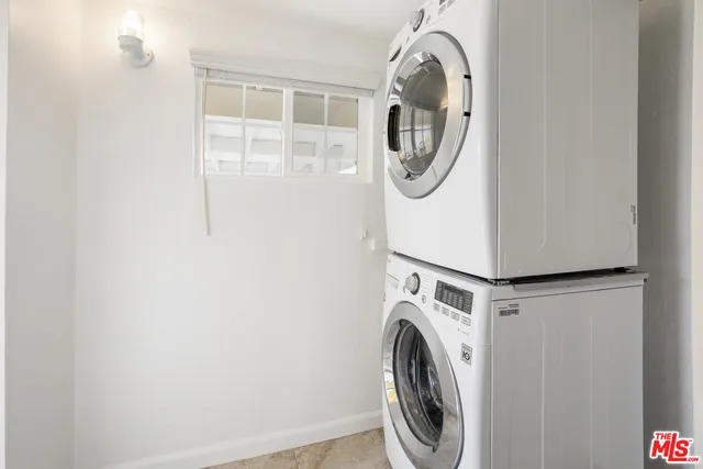 11214 Oxnard Street, North Hollywood, California 91606