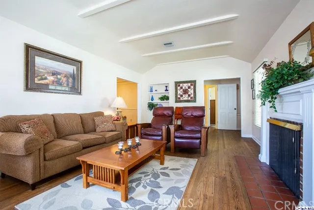 1153 Norton Avenue, Glendale, California 91202