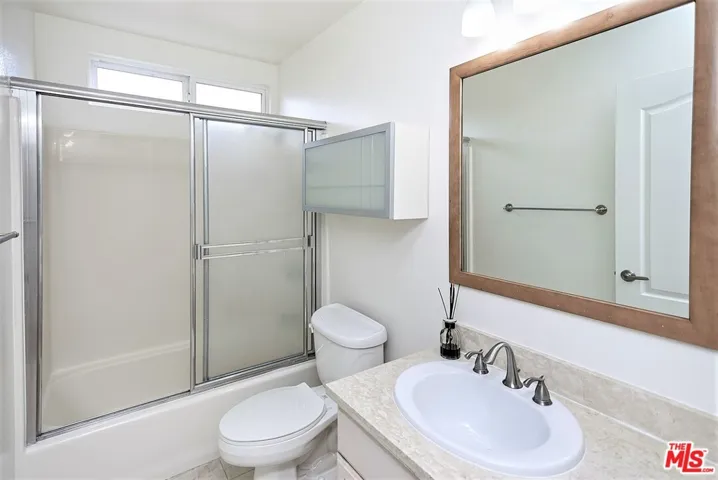 949 S Manhattan Place 304, Los Angeles, California 90019