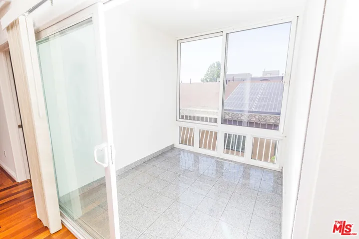 949 S Manhattan Place 304, Los Angeles, California 90019