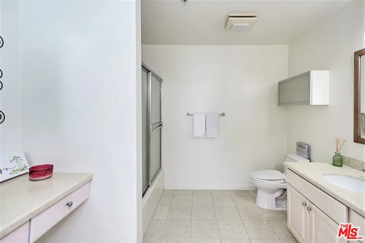 949 S Manhattan Place 304, Los Angeles, California 90019