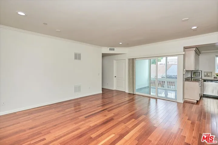 949 S Manhattan Place 304, Los Angeles, California 90019