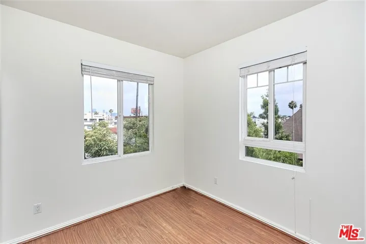 949 S Manhattan Place 304, Los Angeles, California 90019
