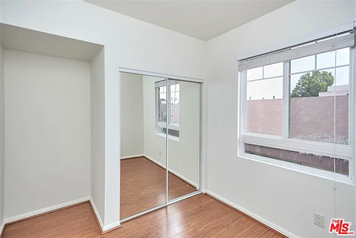 949 S Manhattan Place 304, Los Angeles, California 90019