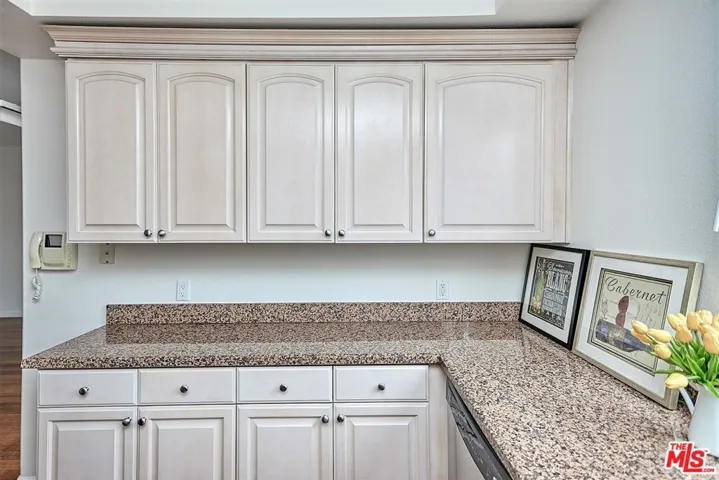949 S Manhattan Place 304, Los Angeles, California 90019