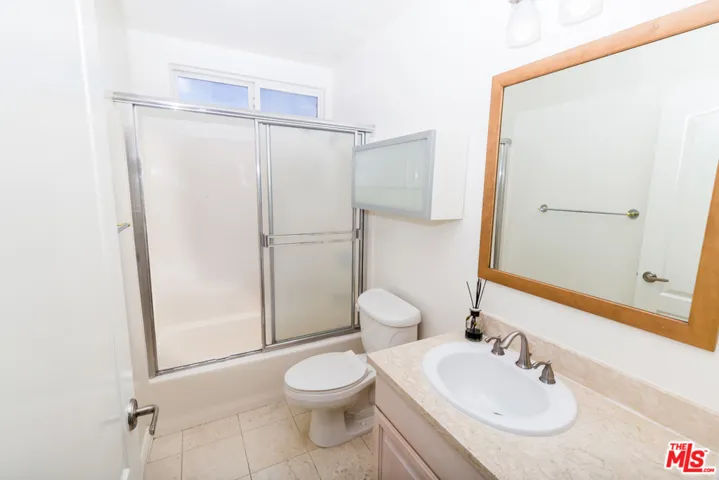 949 S Manhattan Place 304, Los Angeles, California 90019