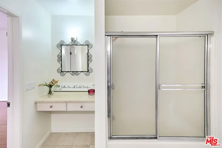 949 S Manhattan Place 304, Los Angeles, California 90019