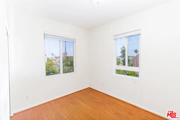 949 S Manhattan Place 304, Los Angeles, California 90019