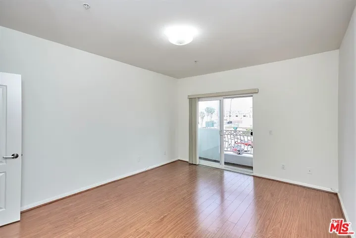 949 S Manhattan Place 304, Los Angeles, California 90019