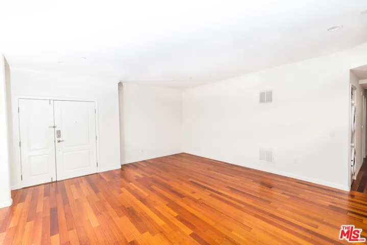 949 S Manhattan Place 304, Los Angeles, California 90019