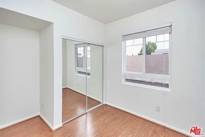 949 S Manhattan Place 304, Los Angeles, California 90019