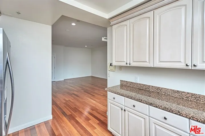 949 S Manhattan Place 304, Los Angeles, California 90019