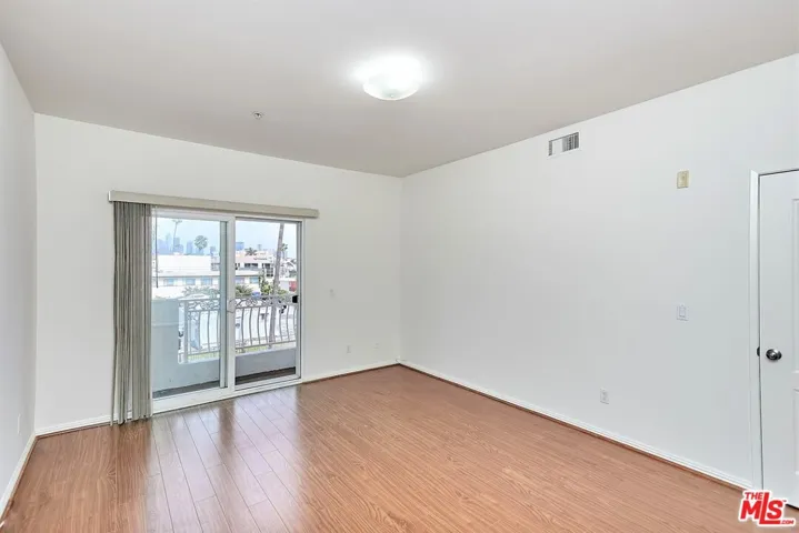 949 S Manhattan Place 304, Los Angeles, California 90019