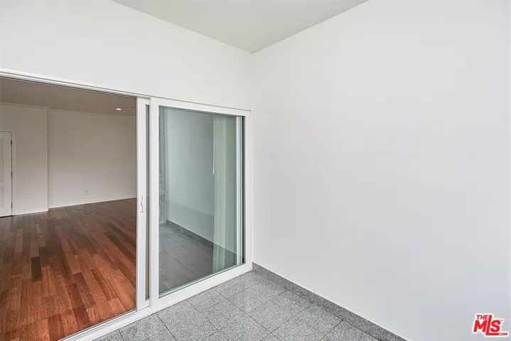 949 S Manhattan Place 304, Los Angeles, California 90019