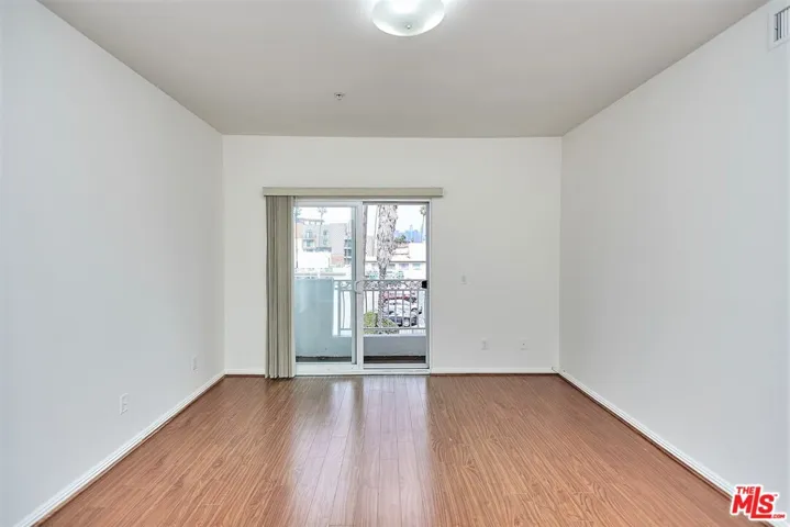 949 S Manhattan Place 304, Los Angeles, California 90019