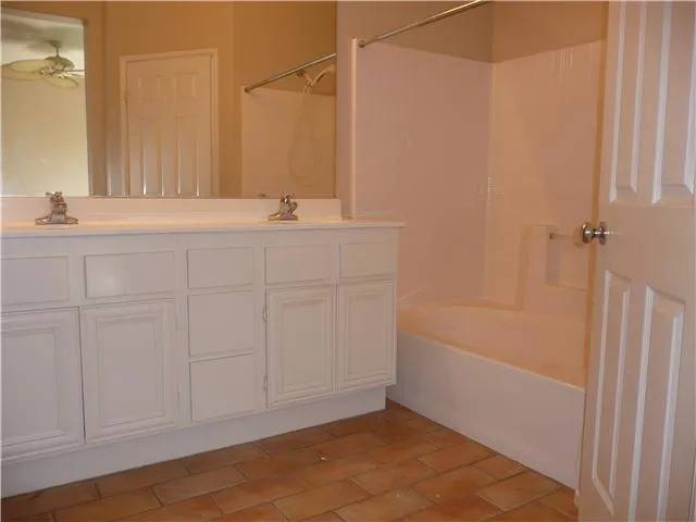 642 Sumner 4, Oceanside, California 92058