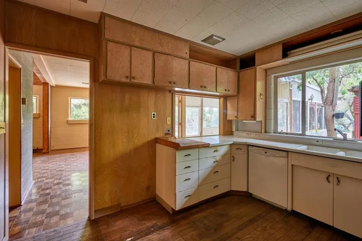 816 Covington Road, Belmont, California 94002