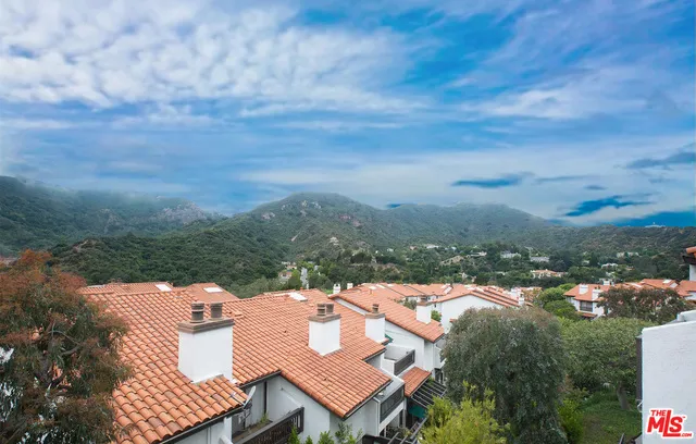 1518 Michael Lane, Pacific Palisades, California 90272