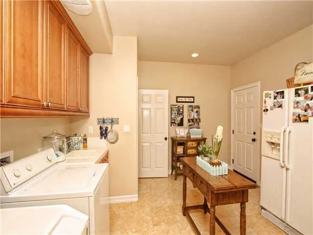 Laundry/Mud Room has room for an extra refrigerator