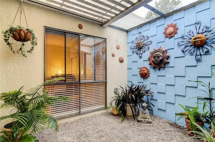 Stylish accents in atrium add to an indoor/outdoor feel and flow.